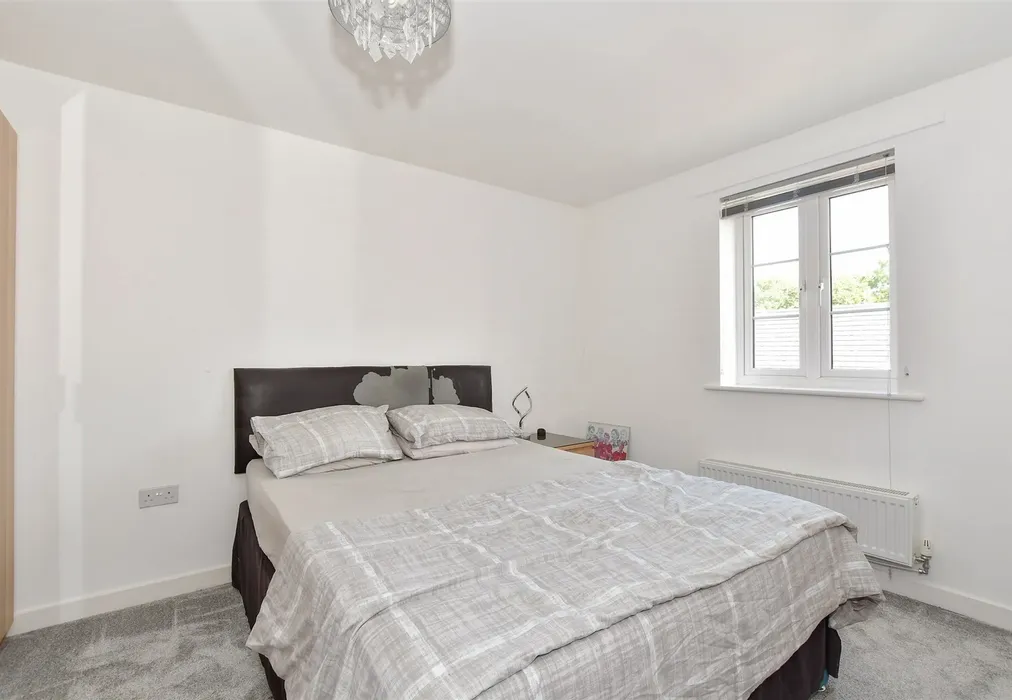 Bedroom 1 - Blakiston Close, Ashington, Pulborough, West Sussex - Wards of Kent