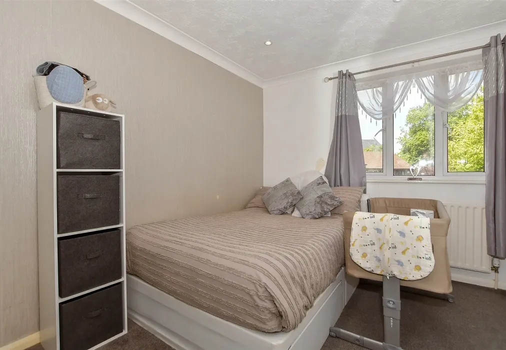 Bedroom 1 - The Quern, Maidsatone, Kent - Wards of Kent