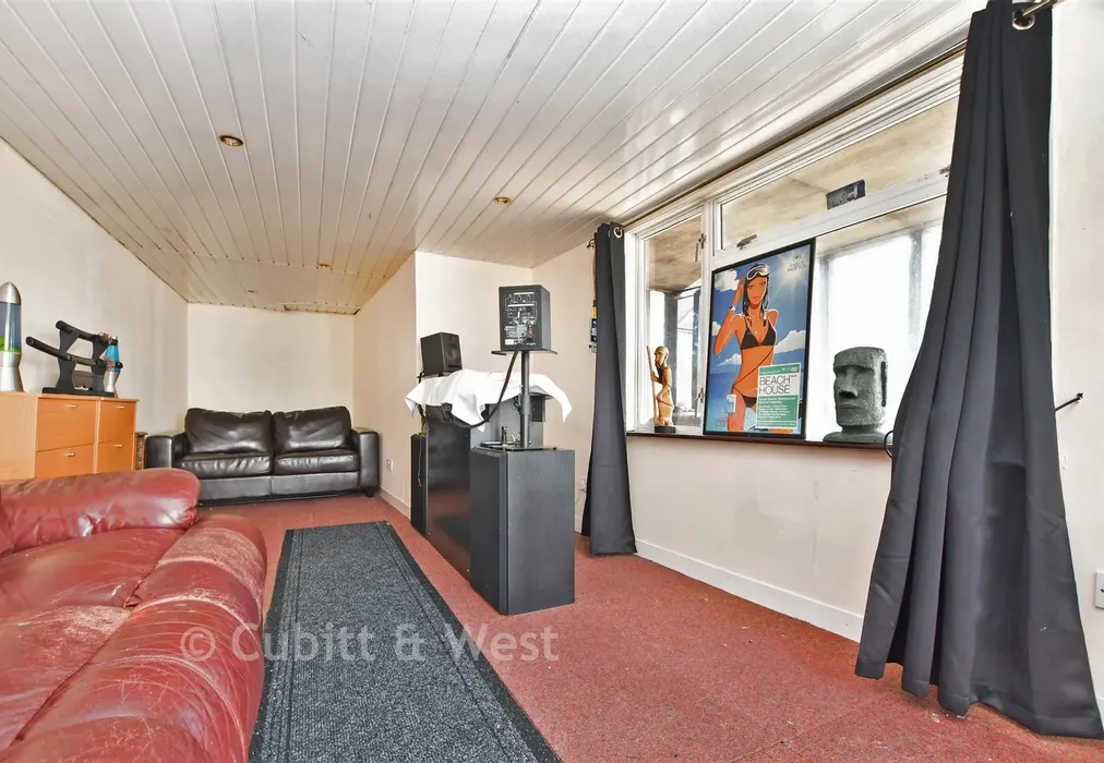 Workshop/Outbuildings - North Road, Three Bridges, Crawley, West Sussex - Wards of Kent