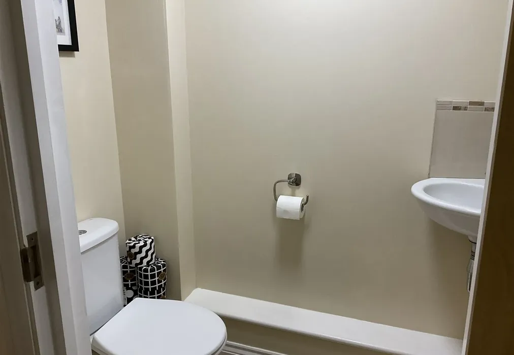 Bathroom New - Maidstone Road, Paddock Wood, Kent - Wards of Kent