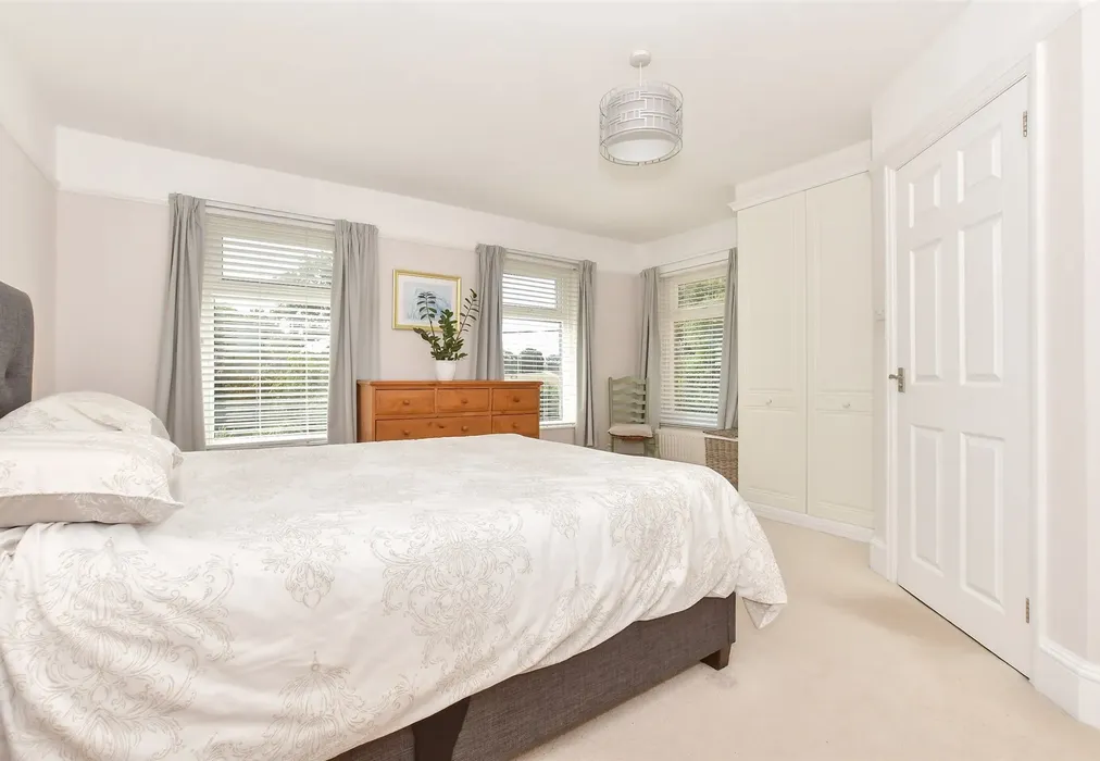 Main Bedroom - Easole Street, Nonington, Canterbury, Kent - Wards of Kent