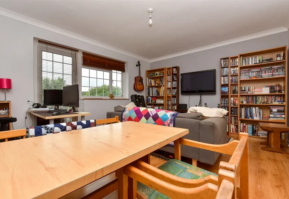 Lounge - Morden Close, Tadworth, Surrey - Wards of Kent