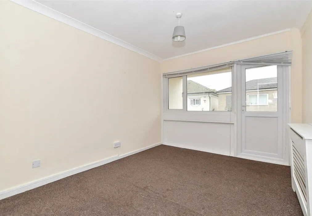 Lounge - Sturrocks, Basildon, Essex - Wards of Kent