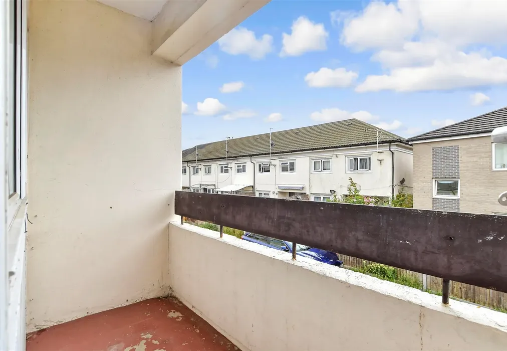 Balcony / Terrace - Sturrocks, Basildon, Essex - Wards of Kent