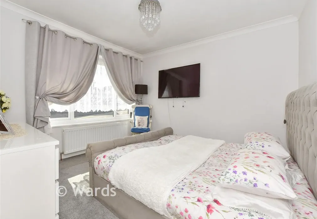 Bedroom 1 - Park Way, Coxheath, Maidstone, Kent - Wards of Kent
