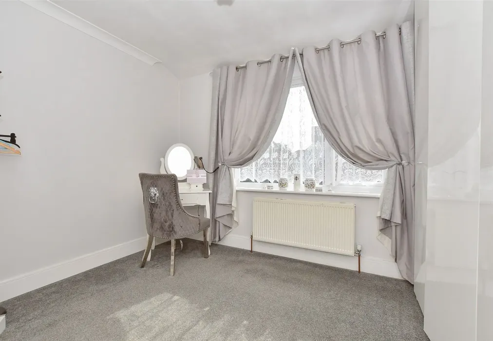 Bedroom 1 - Park Way, Coxheath, Maidstone, Kent - Wards of Kent