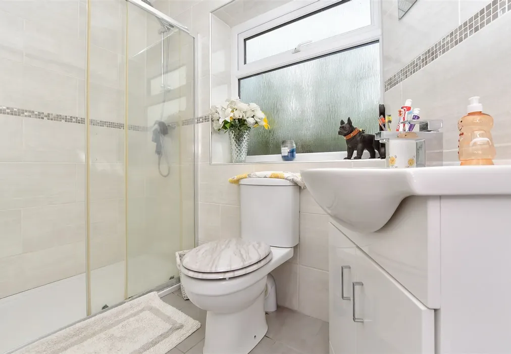 Bedroom 2 - Park Way, Coxheath, Maidstone, Kent - Wards of Kent