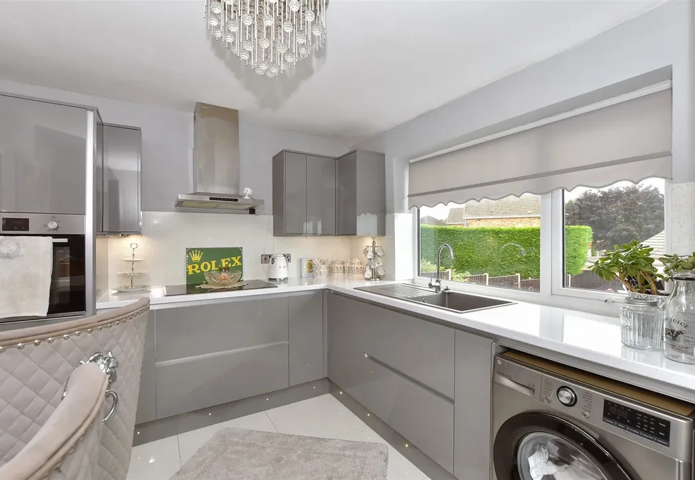 Kitchen - Park Way, Coxheath, Maidstone, Kent - Wards of Kent