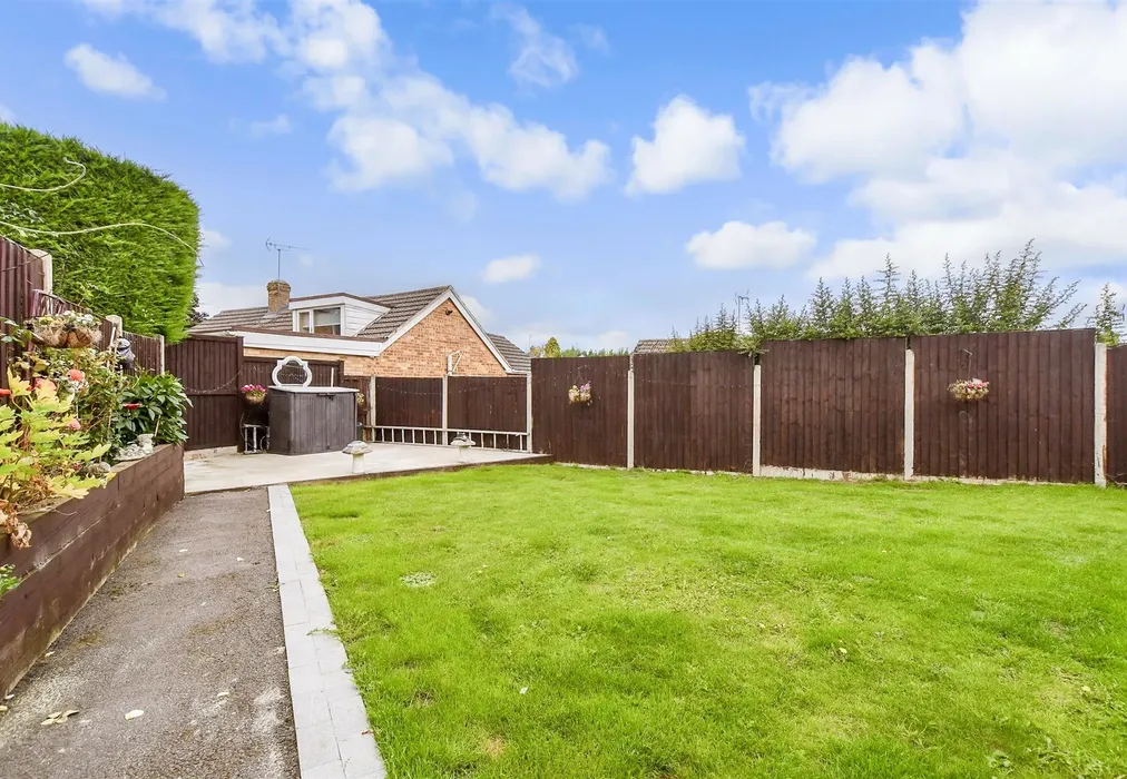 Entrance Hall - Park Way, Coxheath, Maidstone, Kent - Wards of Kent