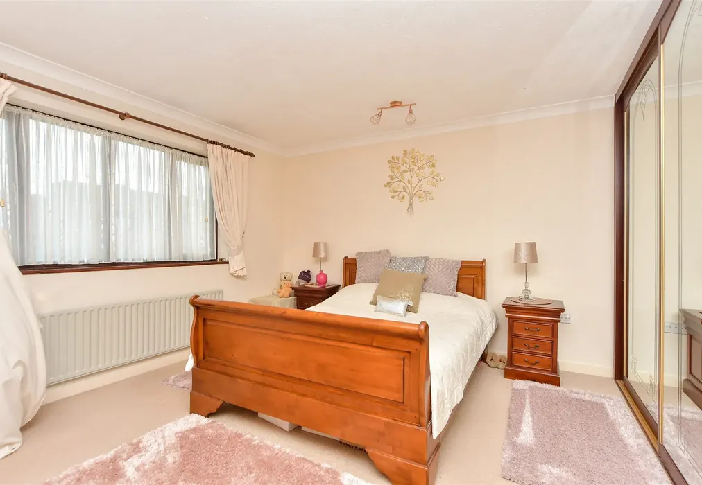 Bedroom 2 - Seaside Avenue, Minster-On-Sea, Sheerness, Kent - Wards of Kent