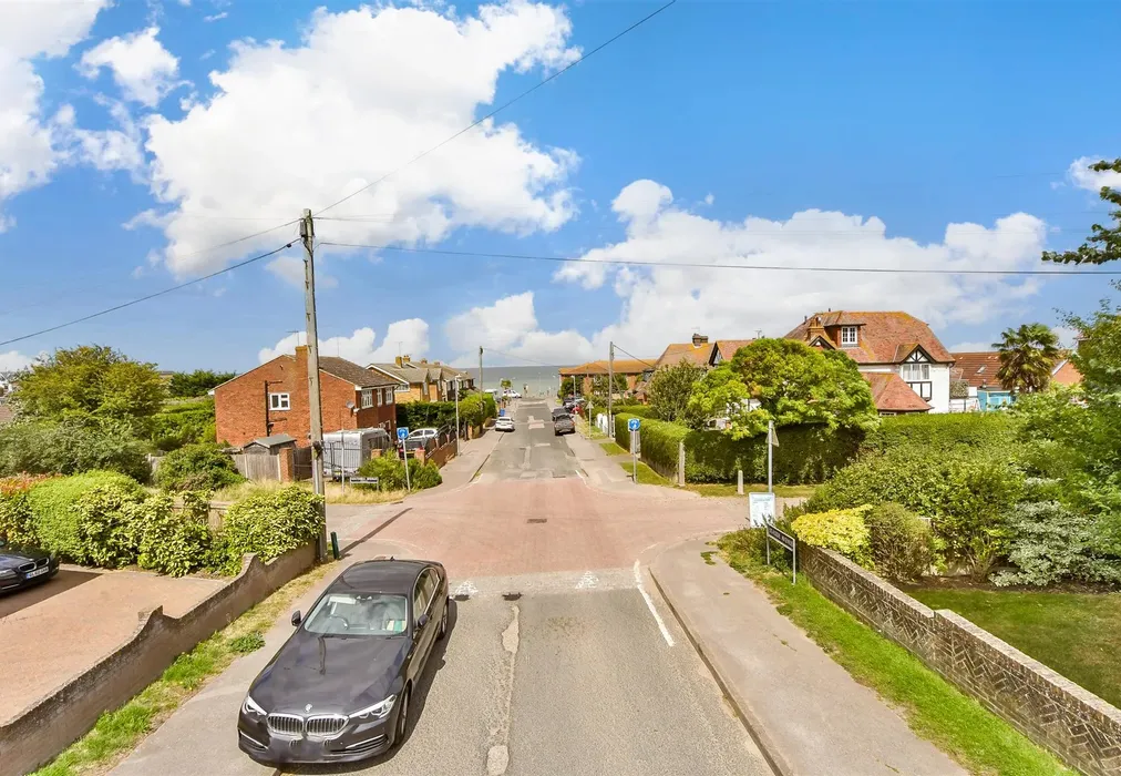 Street View - Seaside Avenue, Minster-On-Sea, Sheerness, Kent - Wards of Kent