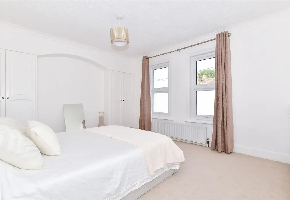 Bedroom 1 - Heathorn Street, Maidstone, Kent - Wards of Kent