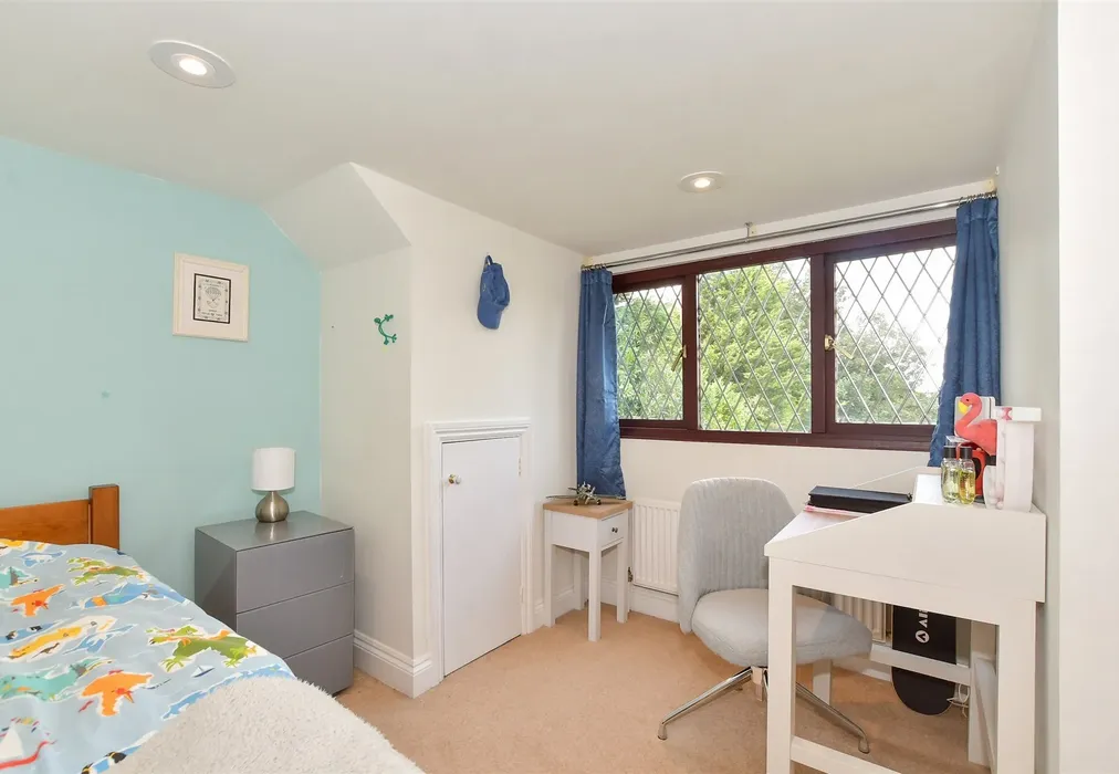 Bedroom 6 - Cuckfield Lane, Warninglid, Haywards Heath, West Sussex - Wards of Kent