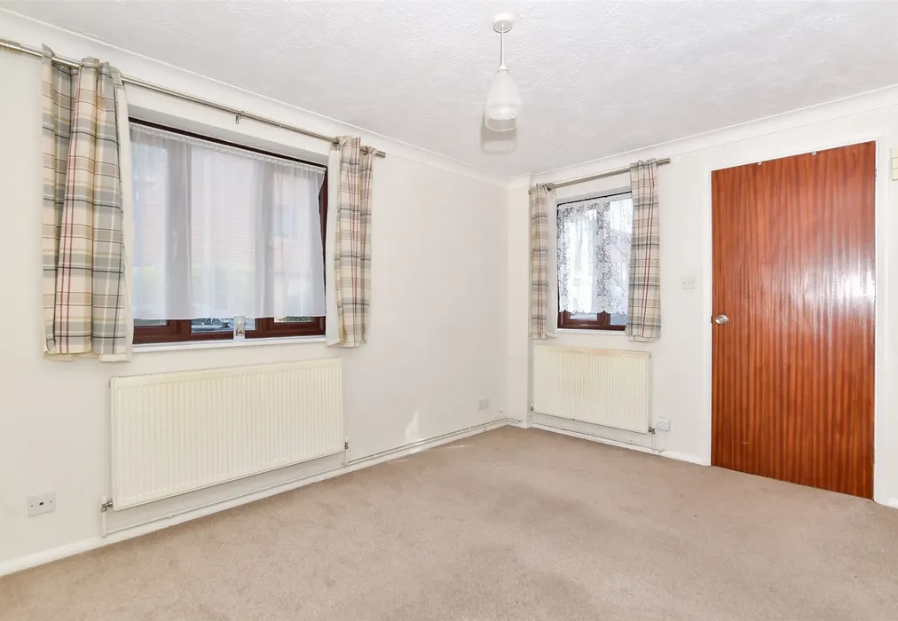 Lounge - Postmill Drive, Tovil Mill, Maidstone, Kent - Wards of Kent