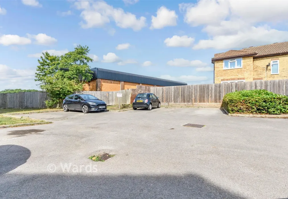 Driveway/Parking - Berwick Way, Sevenoaks, Kent - Wards of Kent