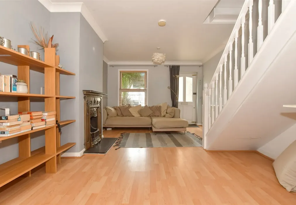 Lounge - Stream Walk, Whitstable, Kent - Wards of Kent