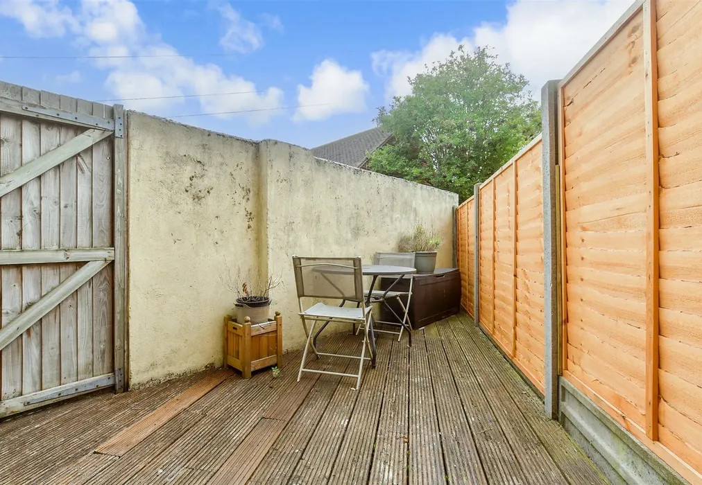Rear Garden - Stream Walk, Whitstable, Kent - Wards of Kent