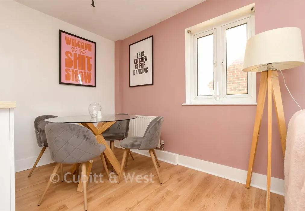 Dining Area - Station Approach, Horley, Surrey - Wards of Kent