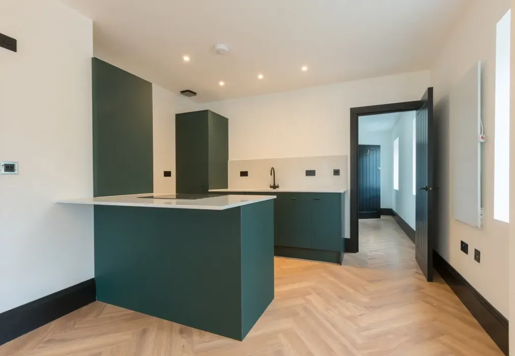 Hibernia 3 kitchen - Hibernia Street Ramsgate CT11 - Wards of Kent