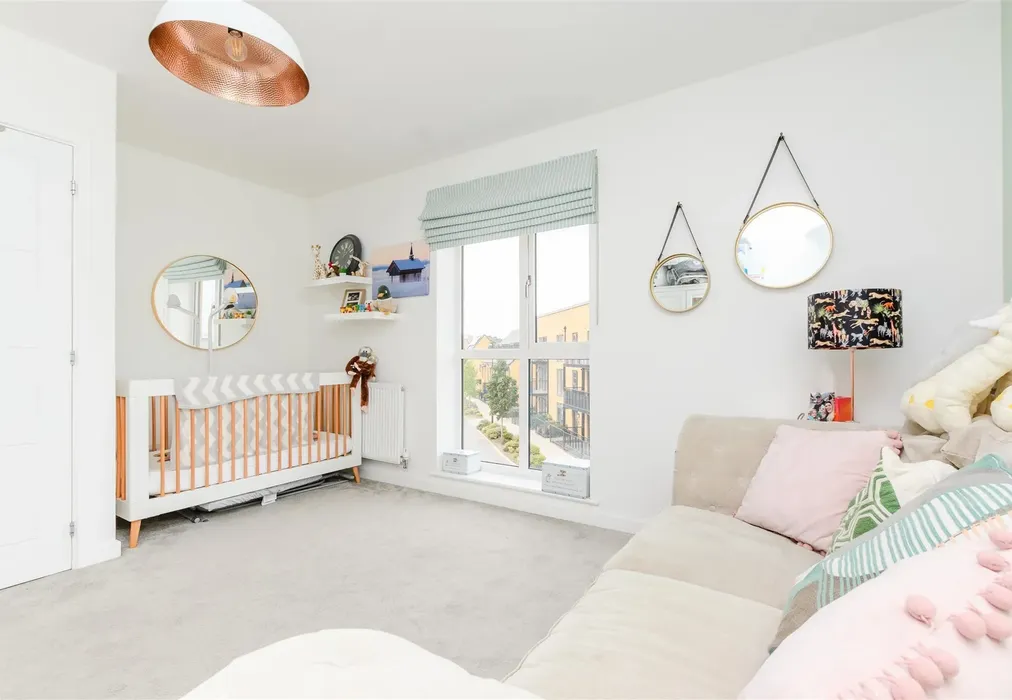 Bedroom 3 - Crete Hall Road, Northfleet, Gravesend, Kent - Wards of Kent