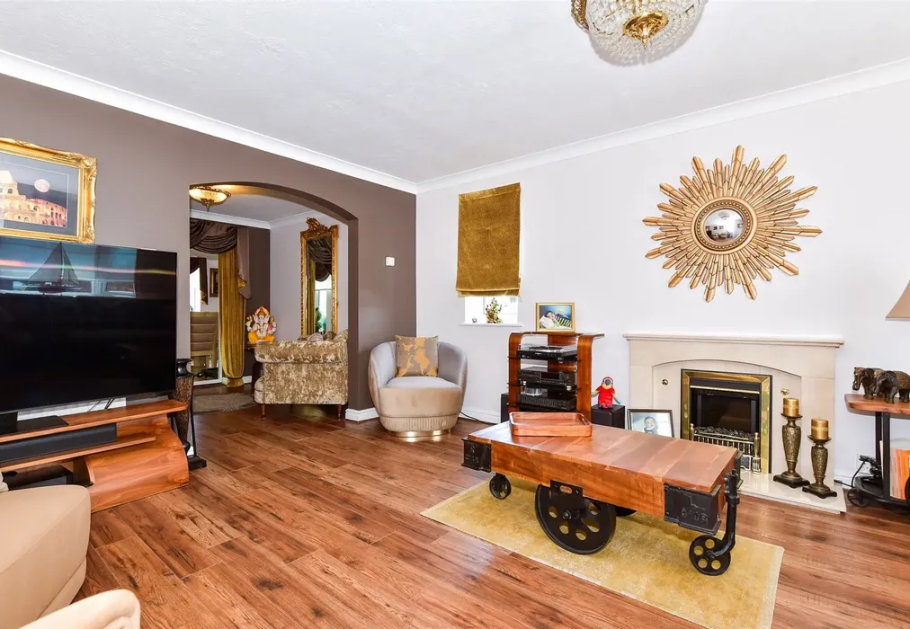 Lounge - Halfpenny Close, Maidstone, Kent - Wards of Kent
