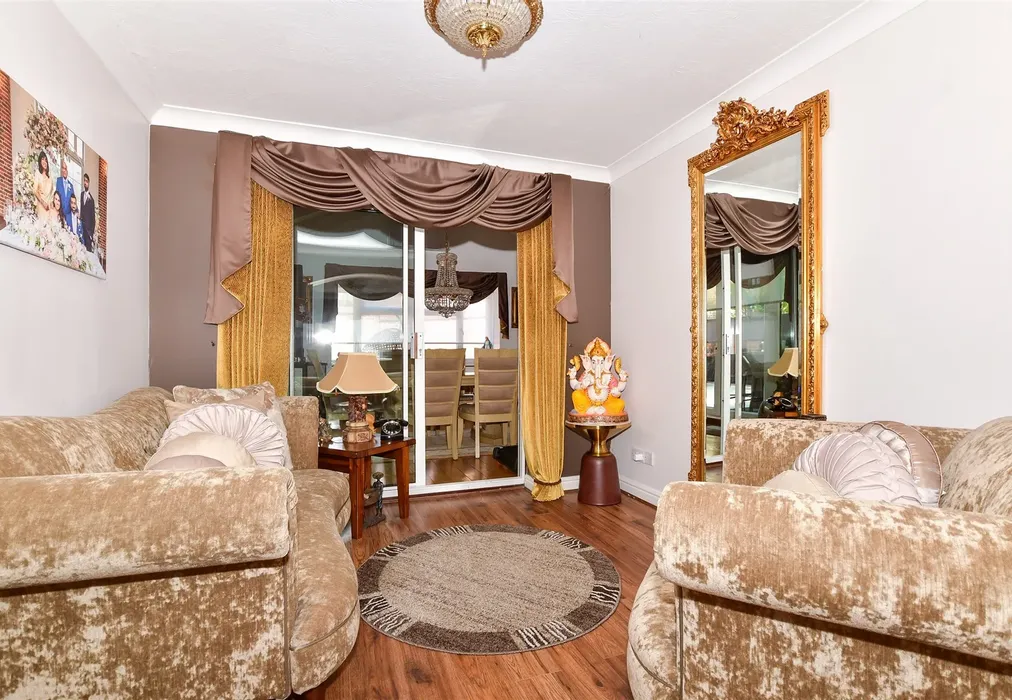 Dining Area - Halfpenny Close, Maidstone, Kent - Wards of Kent