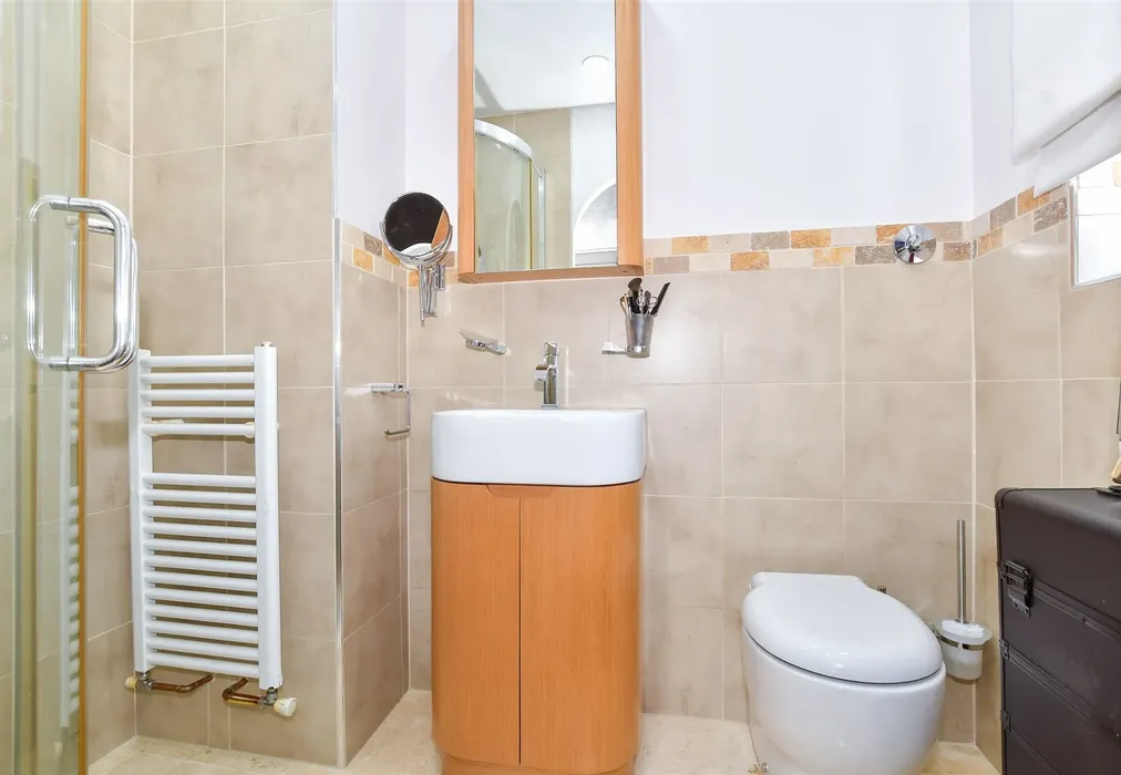 En-Suite Shower Room - Halfpenny Close, Maidstone, Kent - Wards of Kent