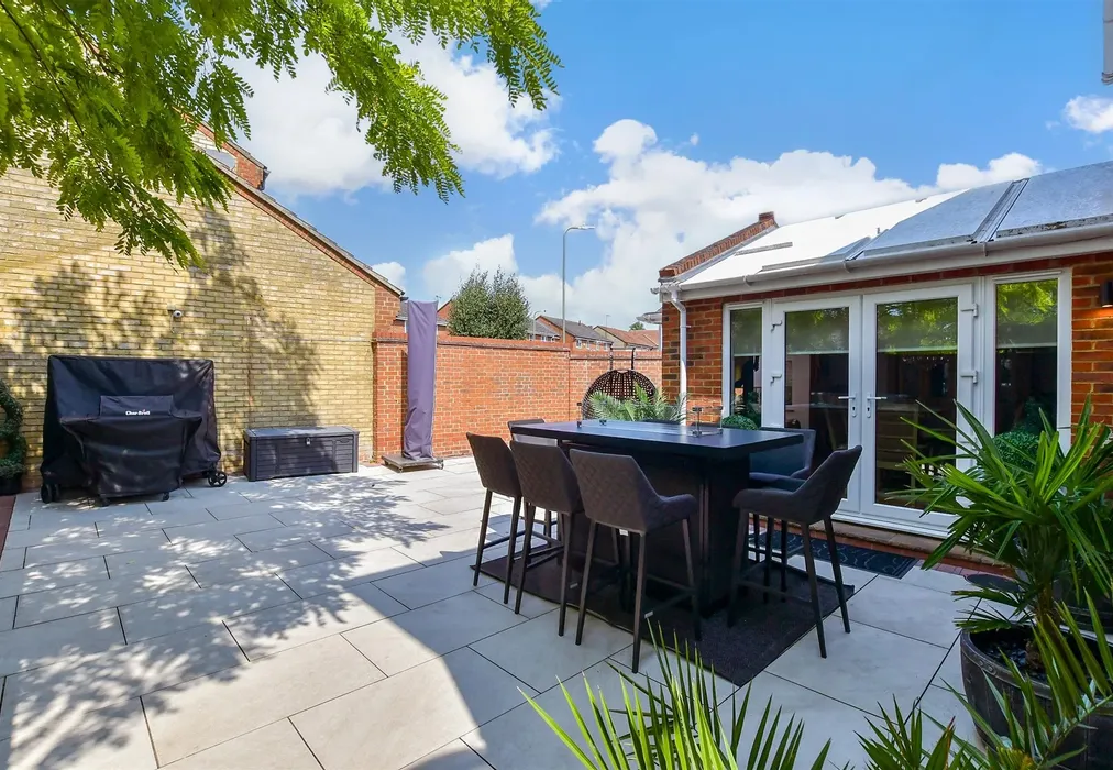 Rear Garden - Halfpenny Close, Maidstone, Kent - Wards of Kent