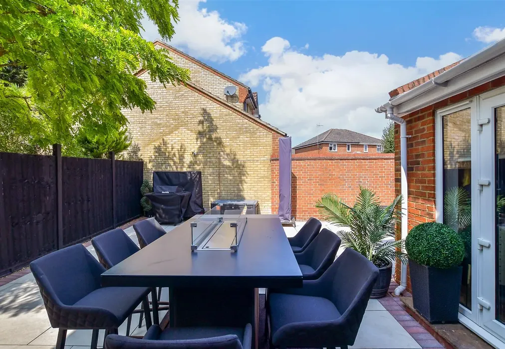 Rear Garden - Halfpenny Close, Maidstone, Kent - Wards of Kent