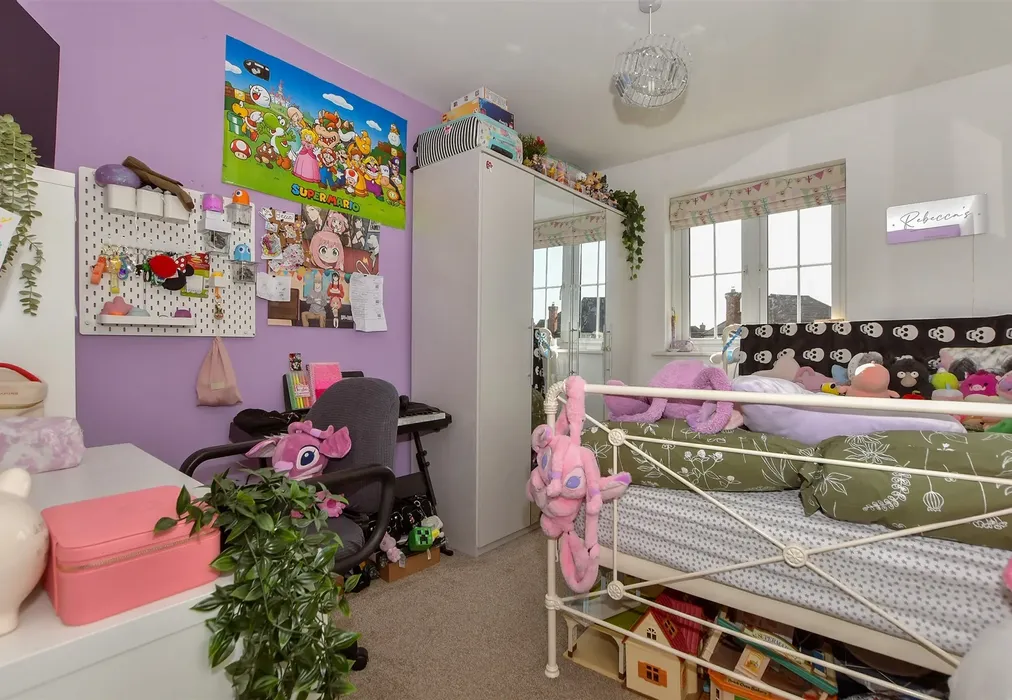 Bedroom 4 - Waterloo Walk, Kings Hill, West Malling, Kent - Wards of Kent