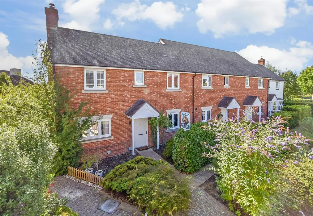 External (Brochure) - Waterloo Walk, Kings Hill, West Malling, Kent - Wards of Kent