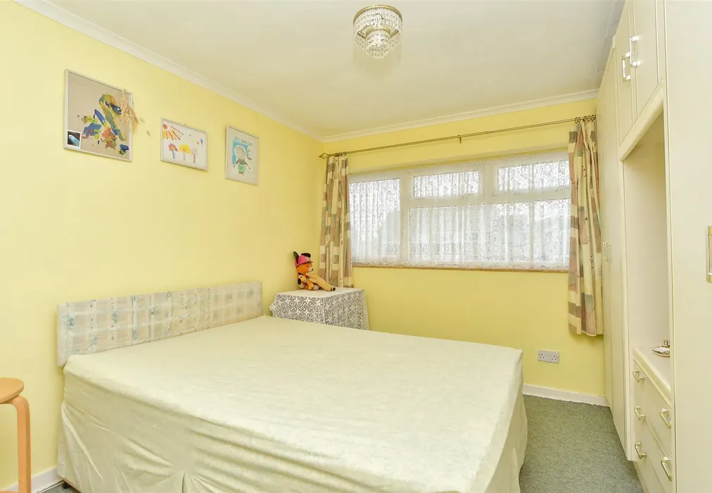 Bedroom 1 - Crossways, Sittingbourne, Kent - Wards of Kent