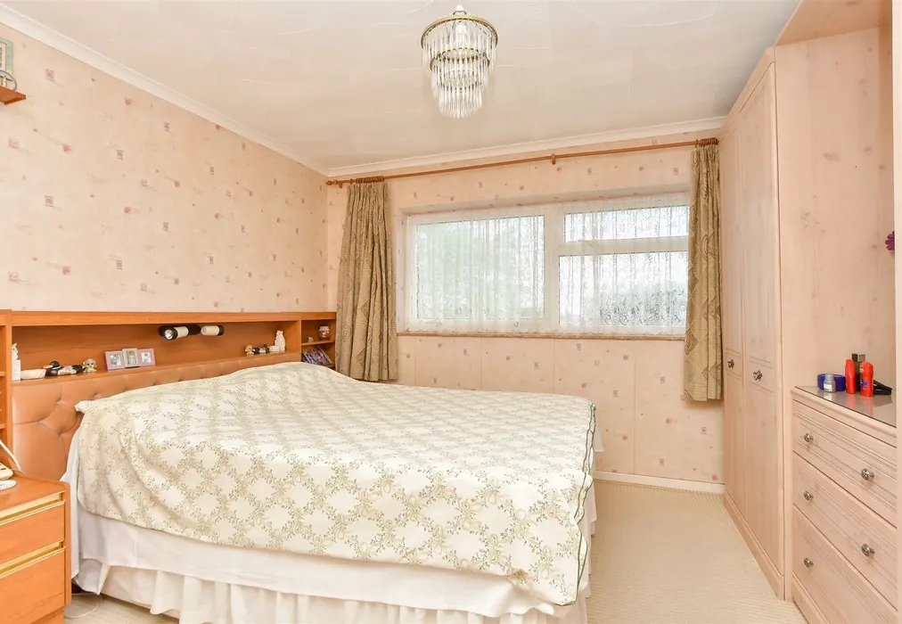 Bedroom 2 - Crossways, Sittingbourne, Kent - Wards of Kent