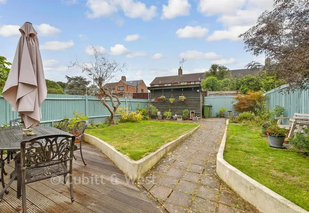 Rear Garden - Oak Road, Southwater, Horsham, West Sussex - Wards of Kent