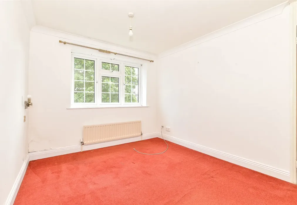 Bedroom 1 - Poyntell Road, Staplehurst, Kent - Wards of Kent