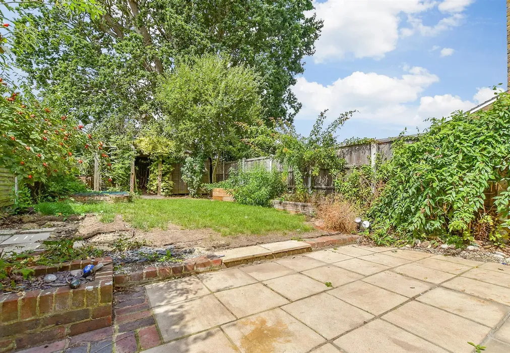 Patio / Decking - Poyntell Road, Staplehurst, Kent - Wards of Kent