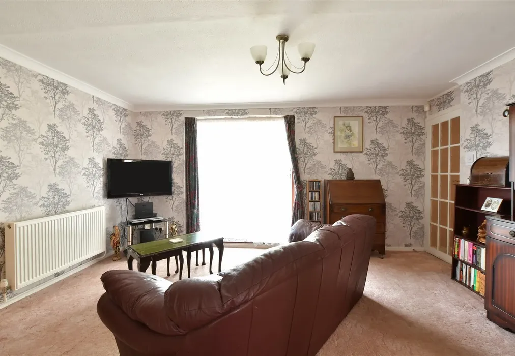 Lounge/Dining Room - Sorrel Court, Basildon, Essex - Wards of Kent