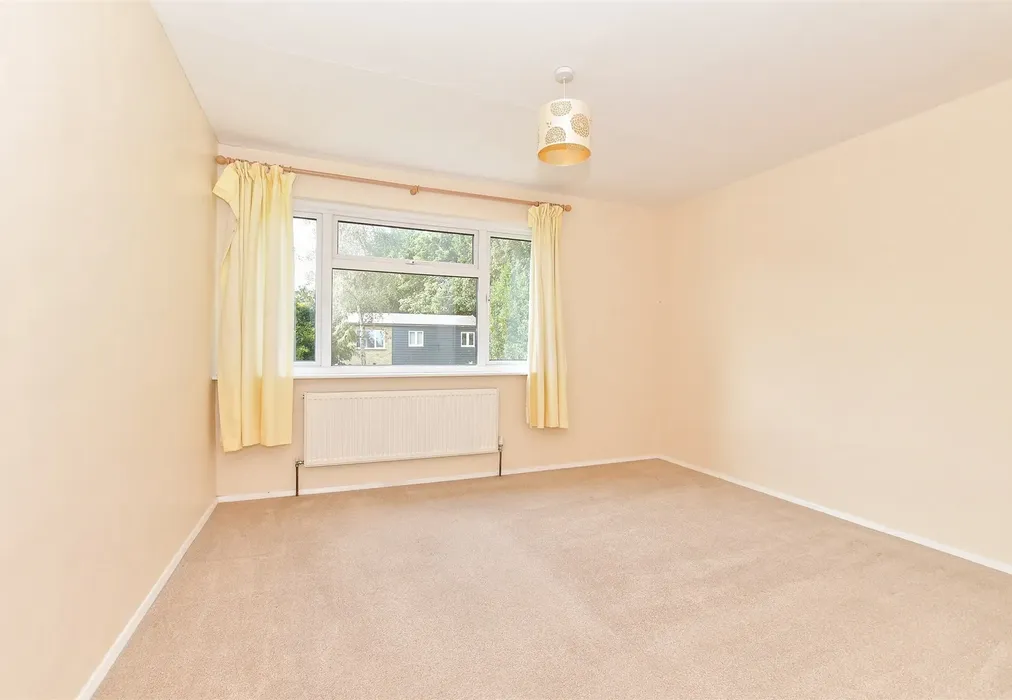 Bedroom 1 - Turners Avenue, Tenterden, Kent - Wards of Kent