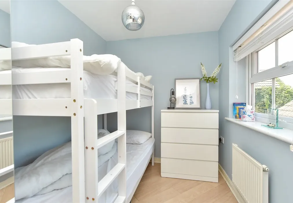 Bedroom 3 - Premier Way, Kemsley, Sittingbourne, Kent - Wards of Kent