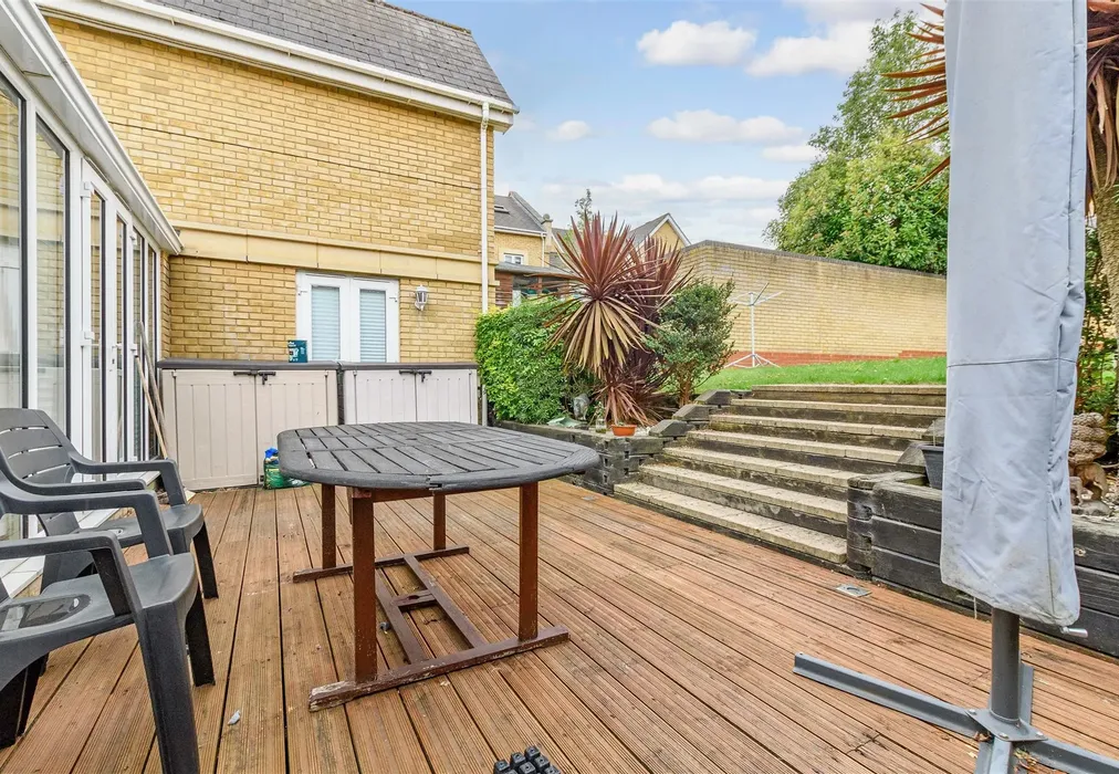 Patio / Decking - Sanderling Way, Greenhithe, Kent - Wards of Kent