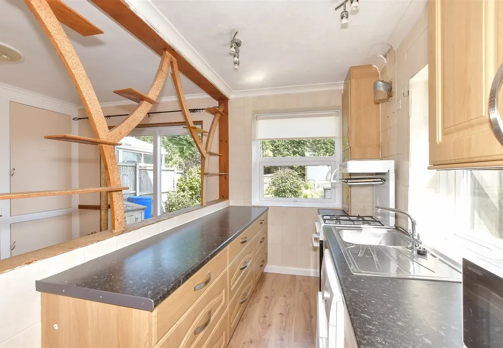 Kitchen - Shalloak Road, Broad Oak, Canterbury, Kent - Wards of Kent
