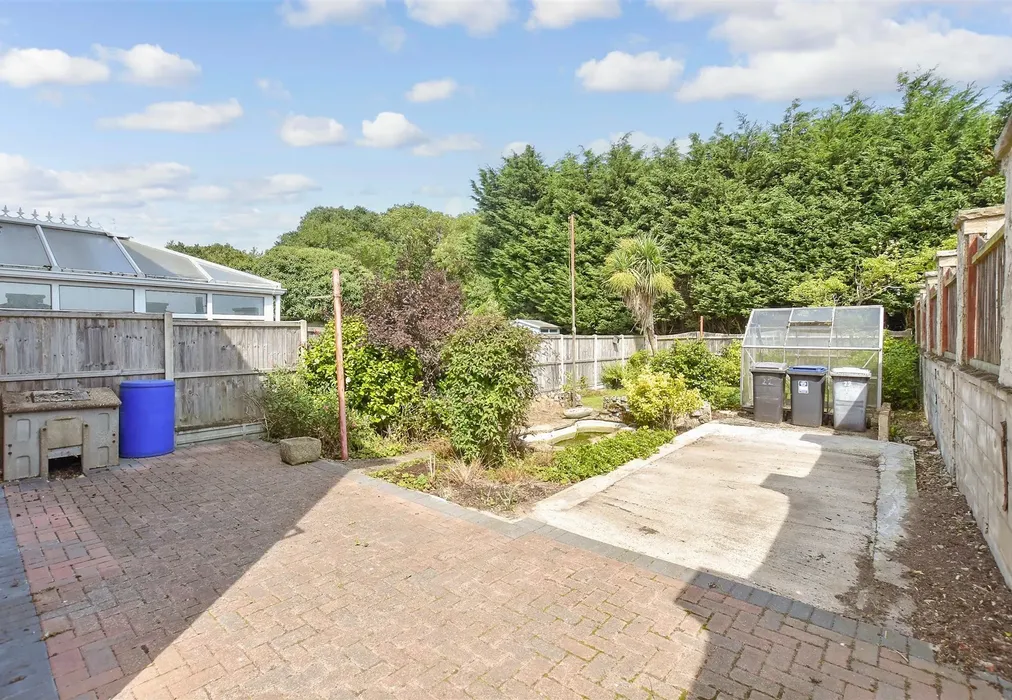 Rear Garden - Shalloak Road, Broad Oak, Canterbury, Kent - Wards of Kent
