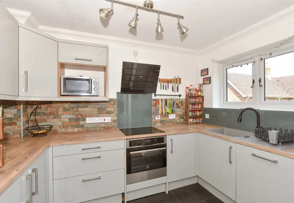 Kitchen - Rheims Court, Canterbury, Kent - Wards of Kent