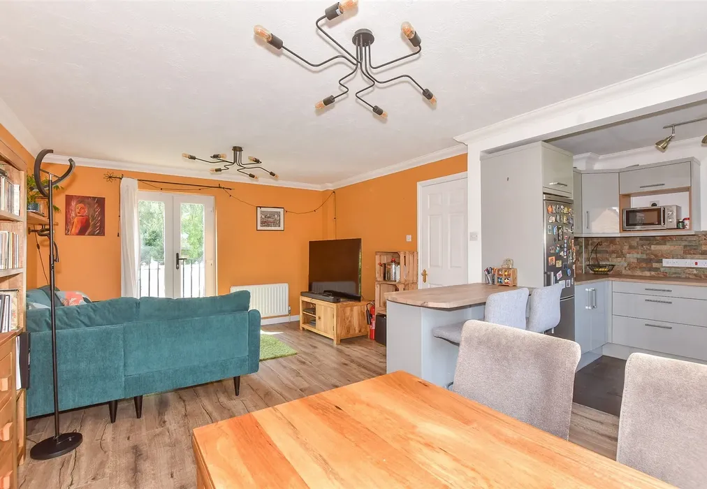 Lounge/Diner - Rheims Court, Canterbury, Kent - Wards of Kent