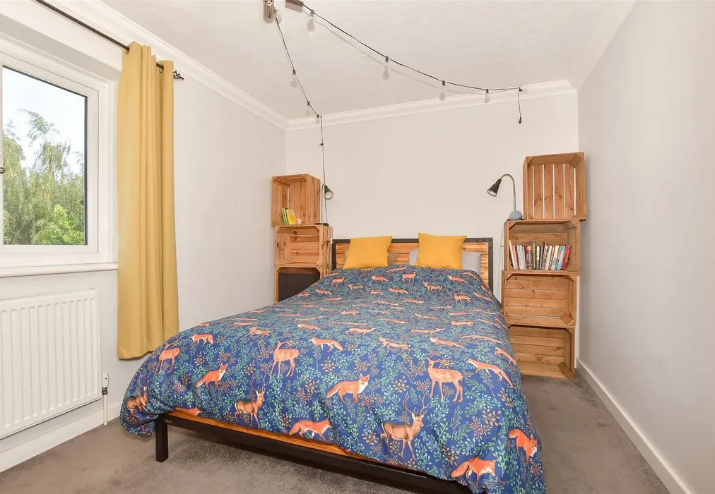 Bedroom 1 - Rheims Court, Canterbury, Kent - Wards of Kent