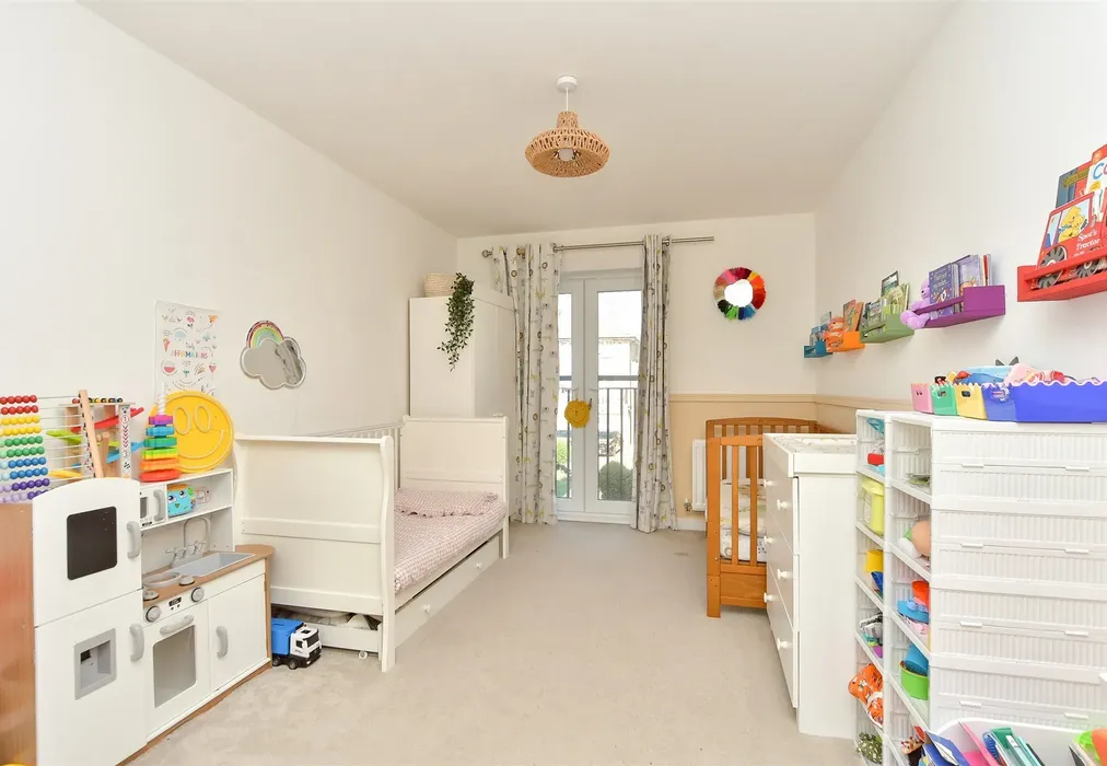 Bedroom 2 - Rapson End, Sittingbourne, Kent - Wards of Kent
