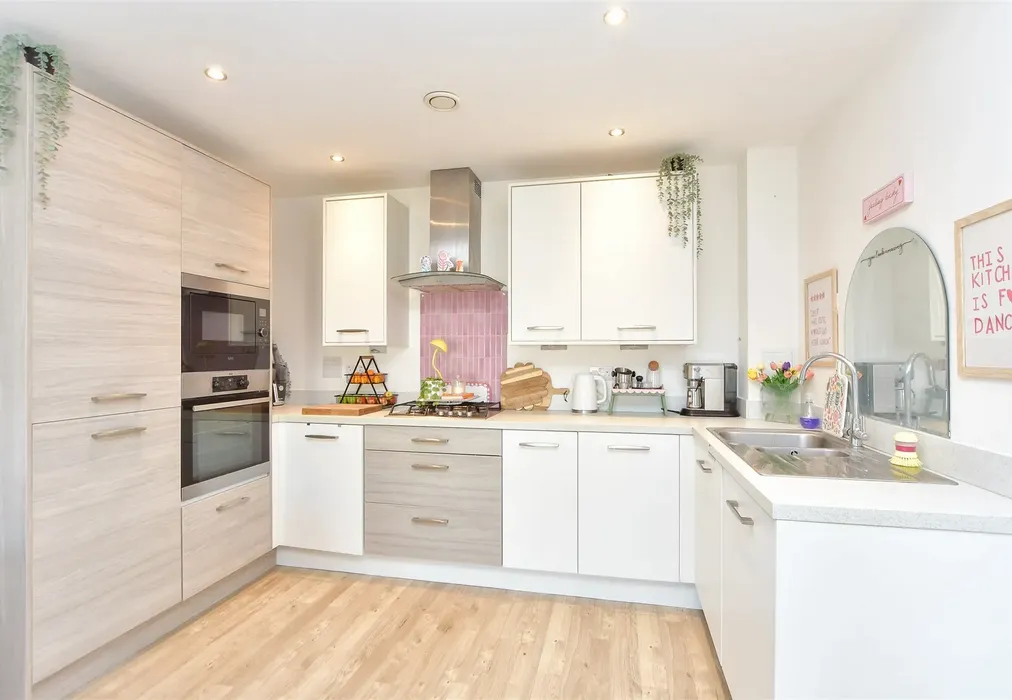 Kitchen/   Living Area - Rapson End, Sittingbourne, Kent - Wards of Kent