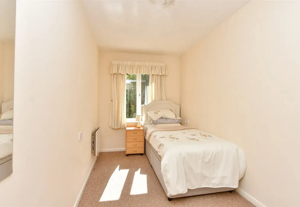 Bedroom 2 - Barkers Court, Sittingbourne, Kent - Wards of Kent