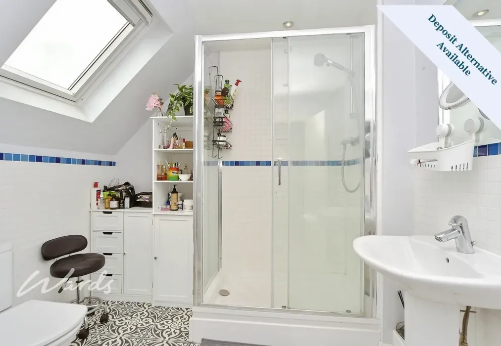 En Suite - Oaklands Loose ME15 - Wards of Kent