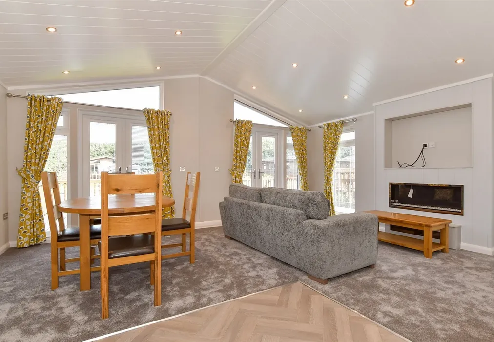 Kitchen/Lounge/ Dining Area - Wateringbury Road, East Malling, Kent - Wards of Kent